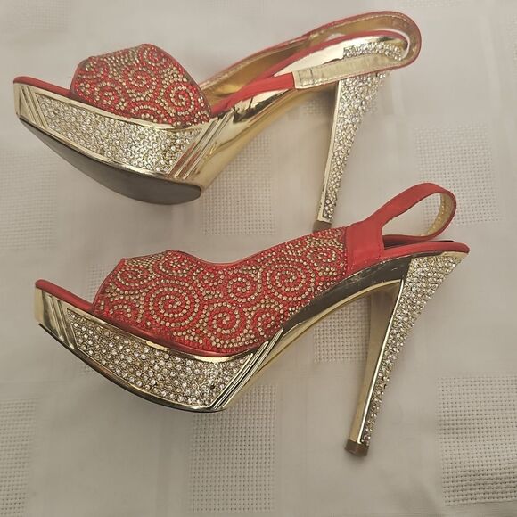 Red and Gold Slingback Heels with Peep-Toe Design - Picture 6 of 16